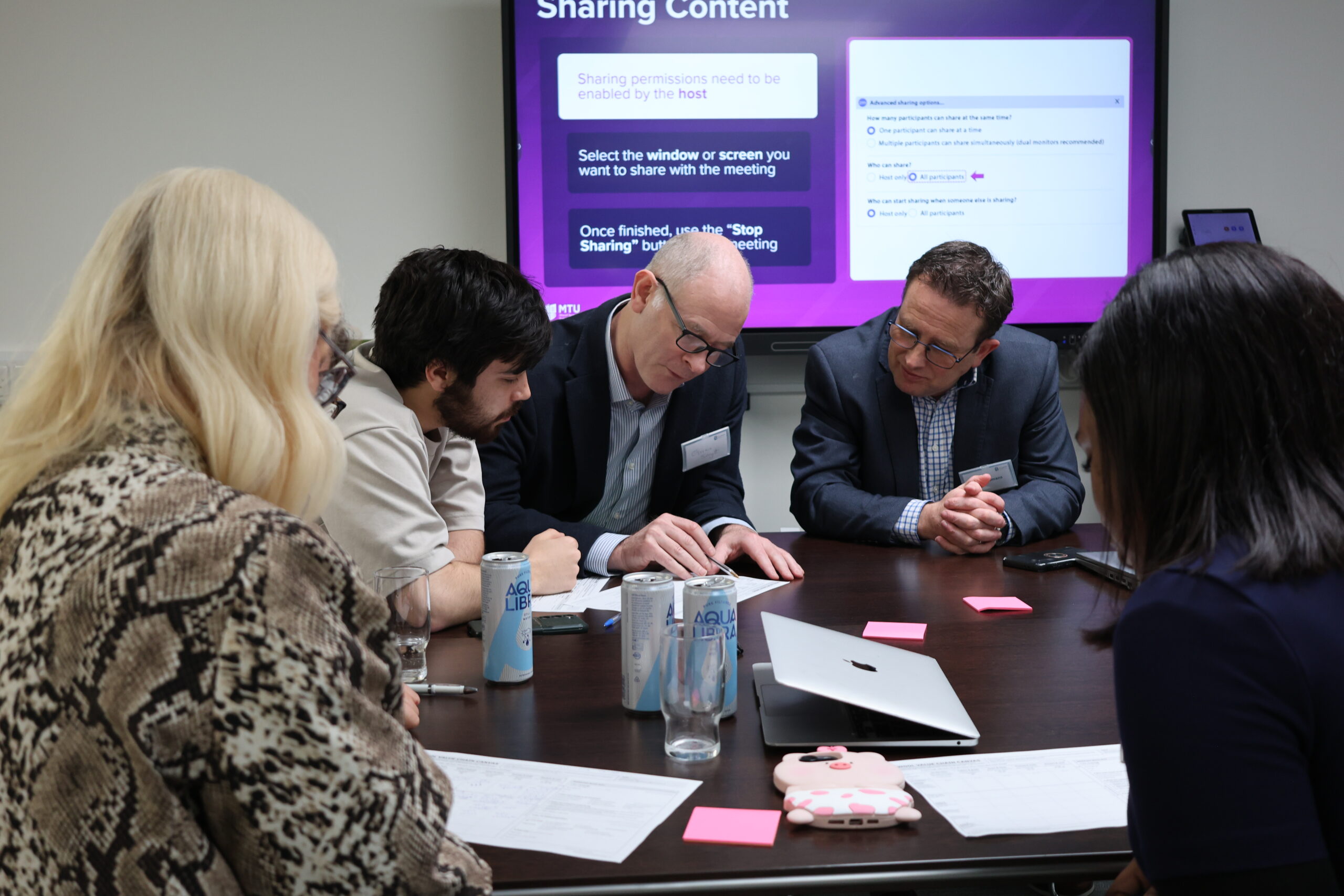 Connecting the Wool Value Chain: Research, Industry and Action Connecting the Wool Value Chain: Research, Industry and Action